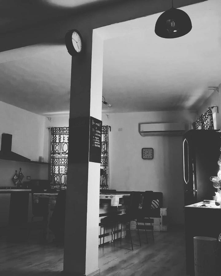 Black&White Guest House イグレージアス エクステリア 写真